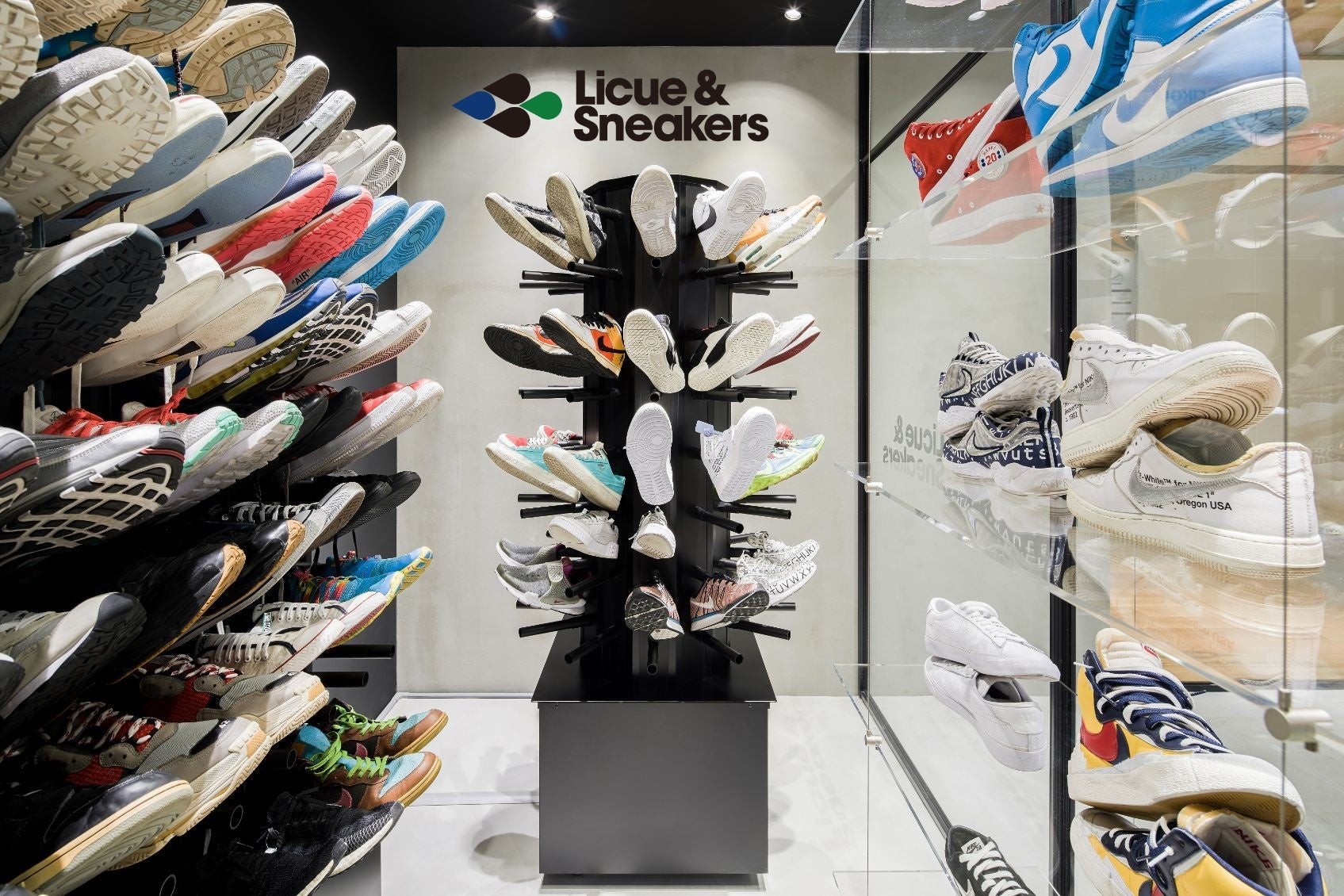 自社開発のスニーカー専用乾燥機