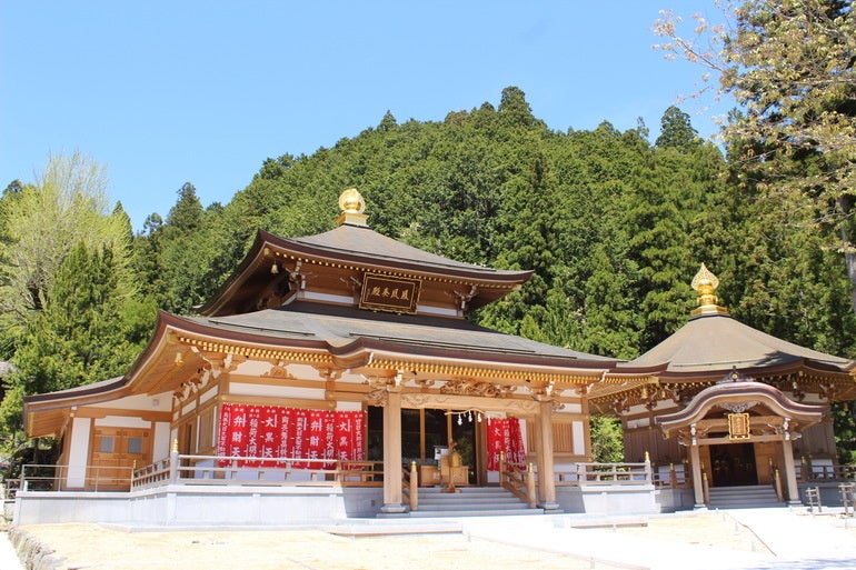 清浄心院の護摩堂と永代供養堂