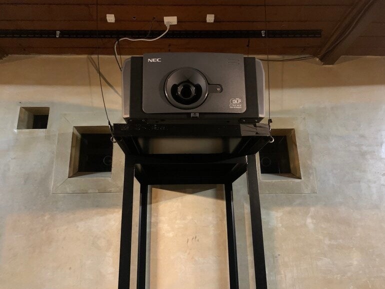 デジタルプロジェクター