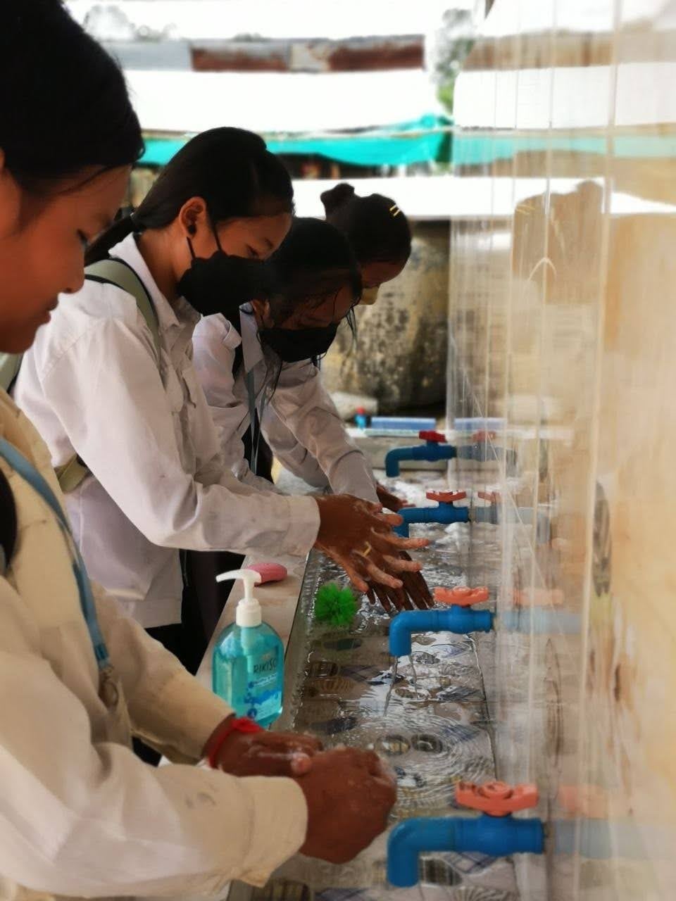 寄贈した手洗い場