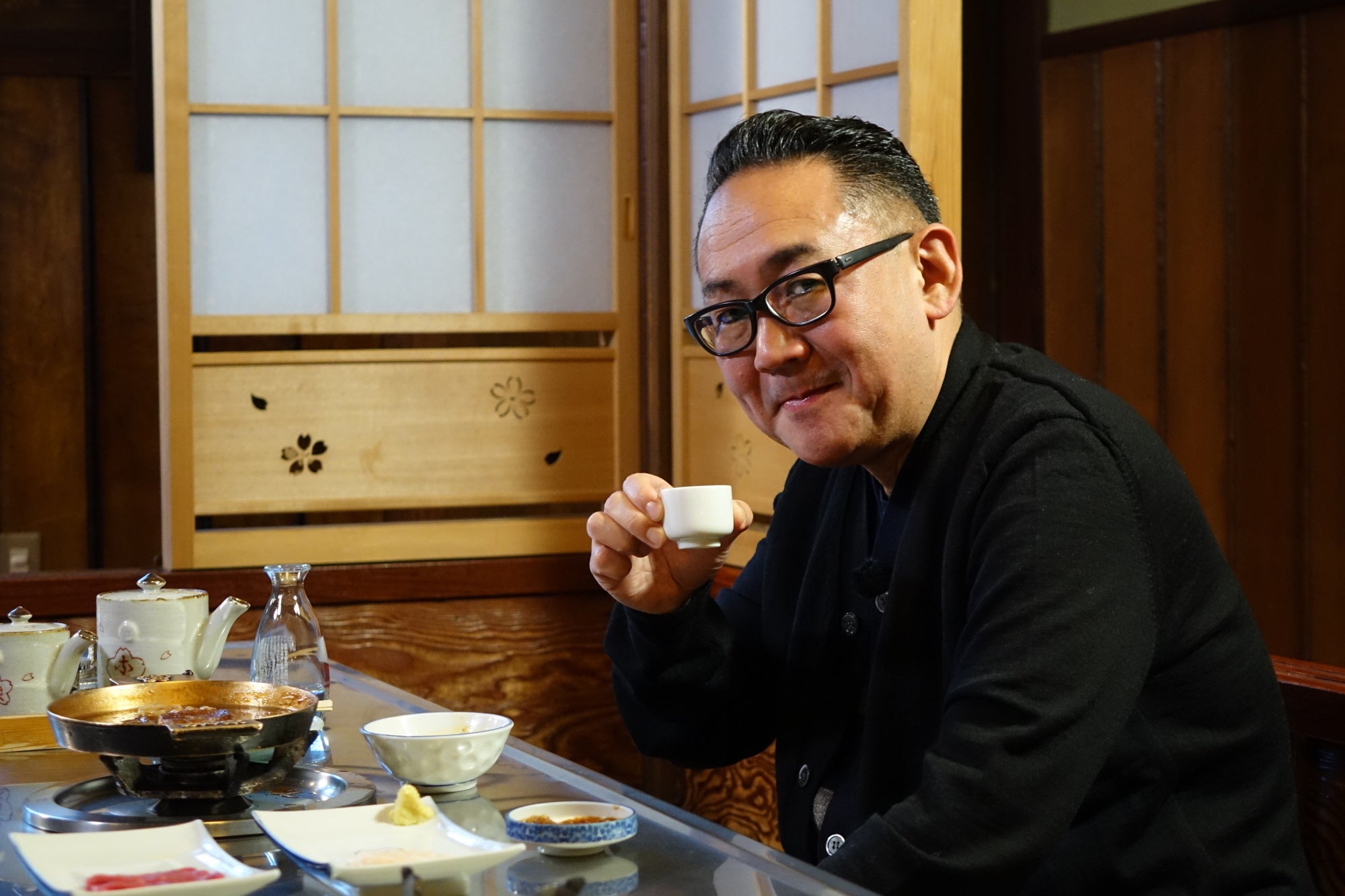 世間様に申し訳ねぇ、と頭を下げつつ飲む格別の一杯「林家正蔵の今日も四時から飲み」旅チャンネルにて放送 エンタメラッシュ