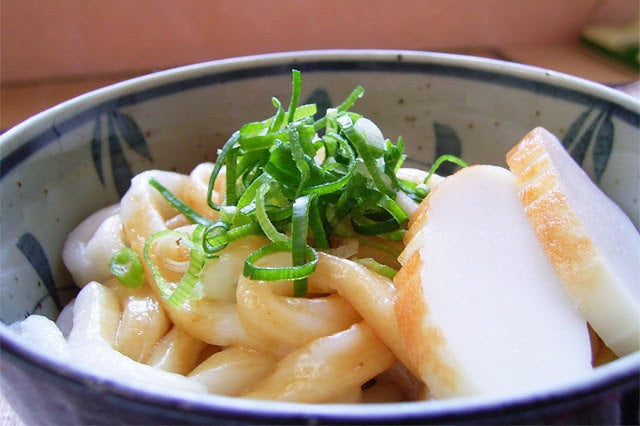 伊勢志摩の特産品もお届け（写真：伊勢うどん）