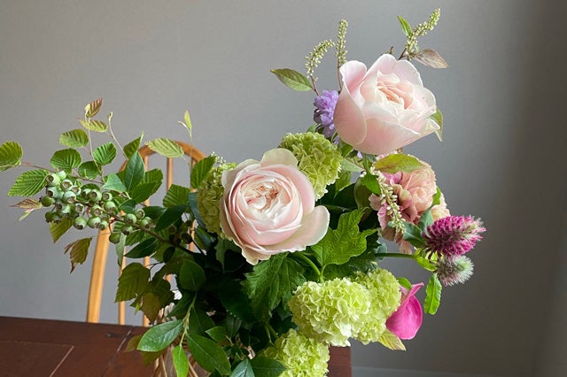 季節の枝物やグリーン、旬のお花の定期便《ブーケ》※画像はイメージです