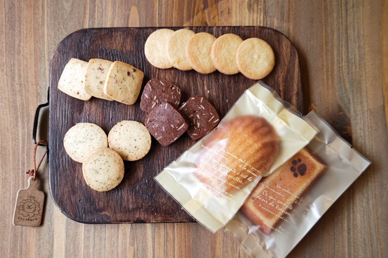 基本はクッキー系。季節によりマドレーヌやフィナンシェ、パウンドケーキも。