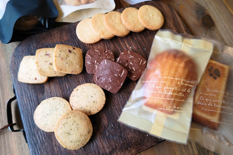 cocokara 定番のお菓子や季節のお菓子など、月ごとに違う組み合わせで６種類お届け