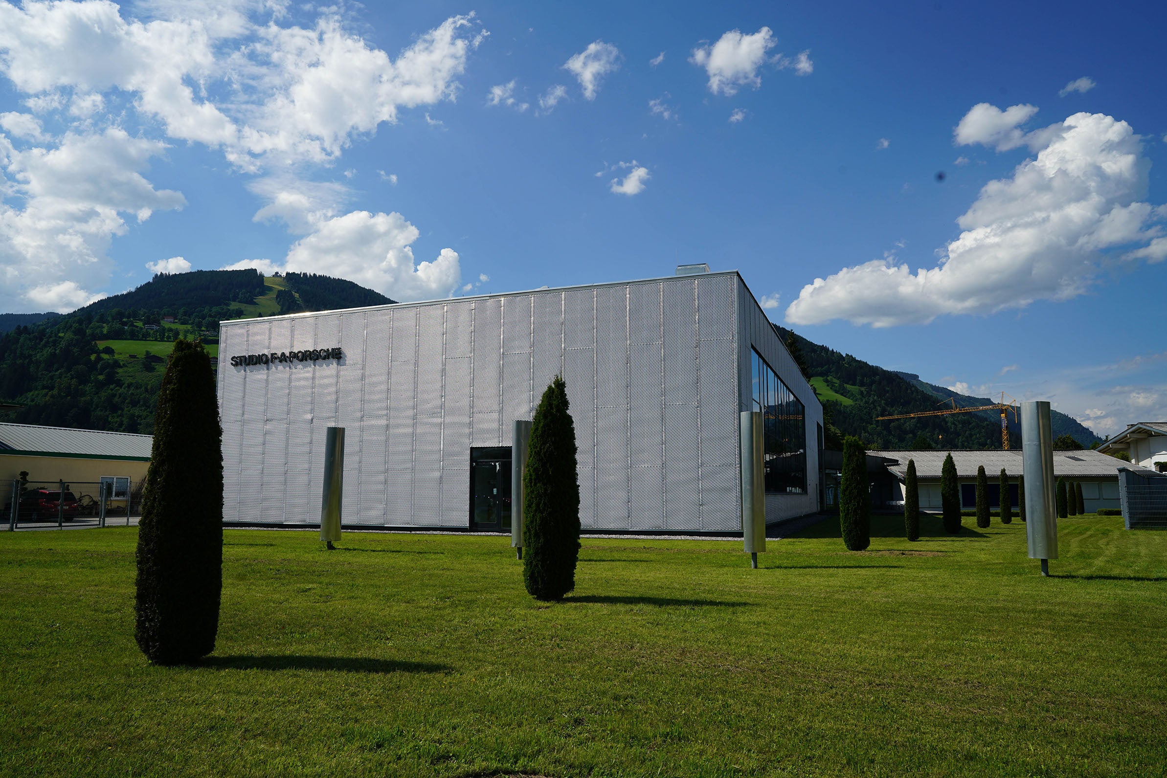 (c) Studio F.A. Porsche