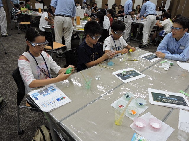 西条事業所 「わくわく化学教室」（8月10日開催）