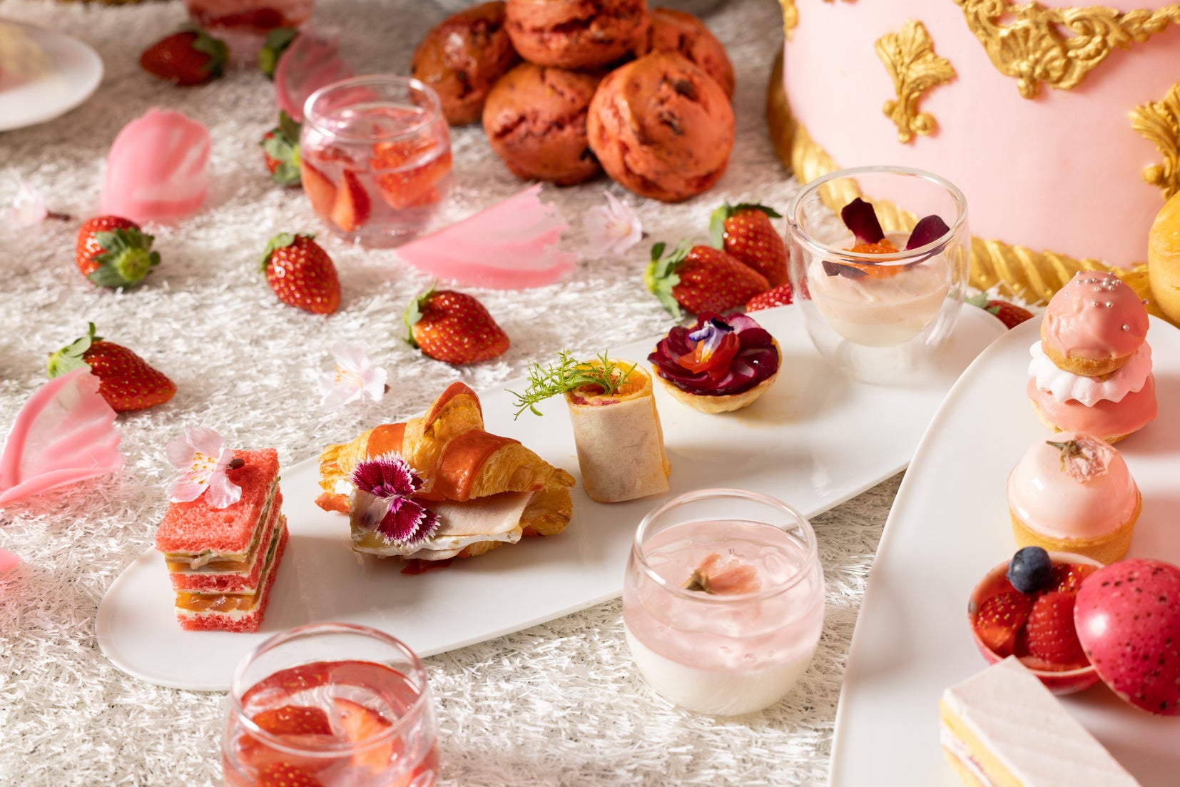 桜といちごのピンクブロッサム アフタヌーンティー