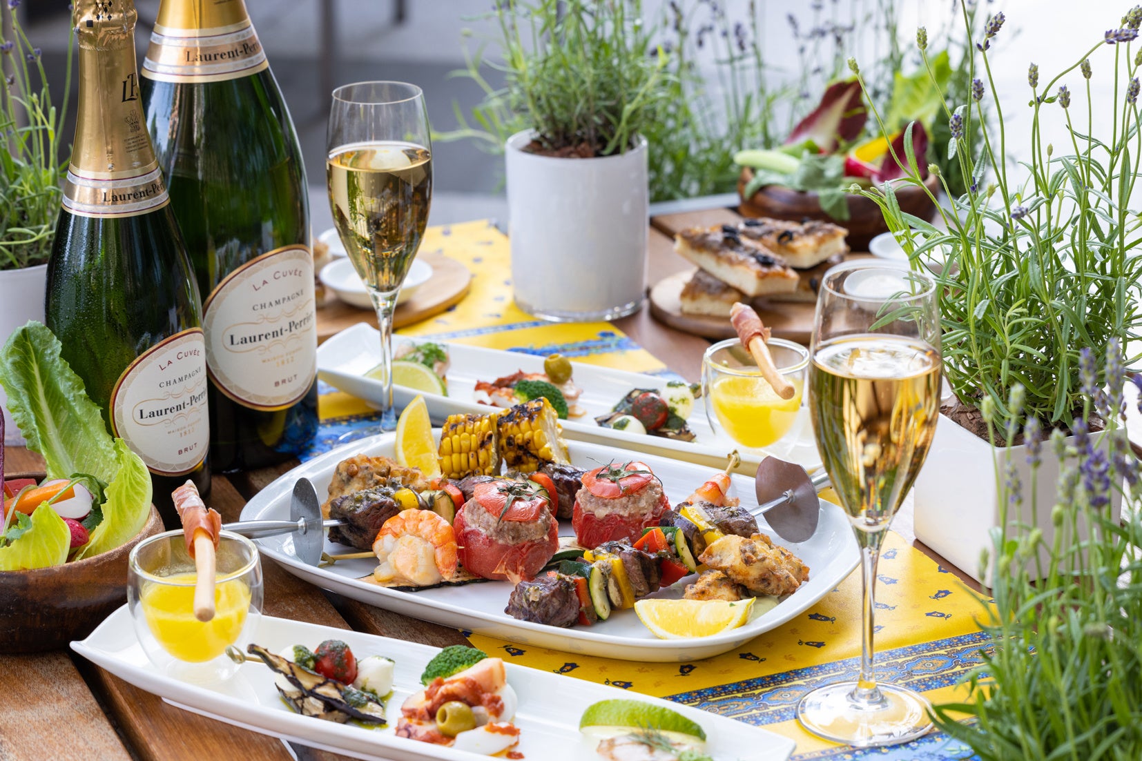 都心で海外バカンス気分 スパークリングやカクテルをフリーフローで楽しむサマーbbqテラスプランが登場 グランド ハイアット 東京 グランド ハイアット 東京のプレスリリース 都心で海外バカンス気分 スパークリングやカクテルをフリーフローで楽しむサマーbbqテラスプランが登場 グランド ハイアット 東京 グランド ハイアット 東京のプレスリリース