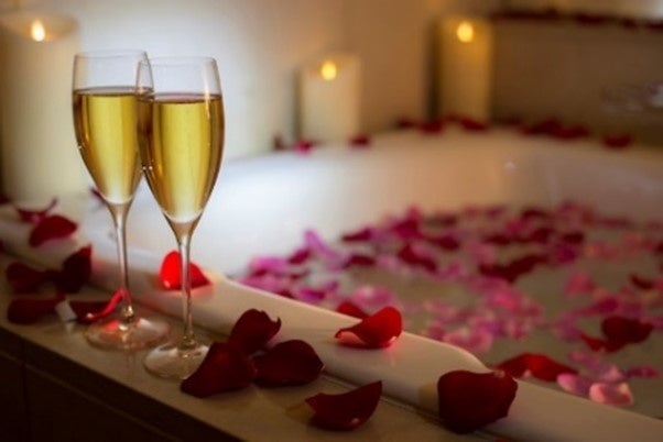 ローズバスとシャンパン(イメージ)