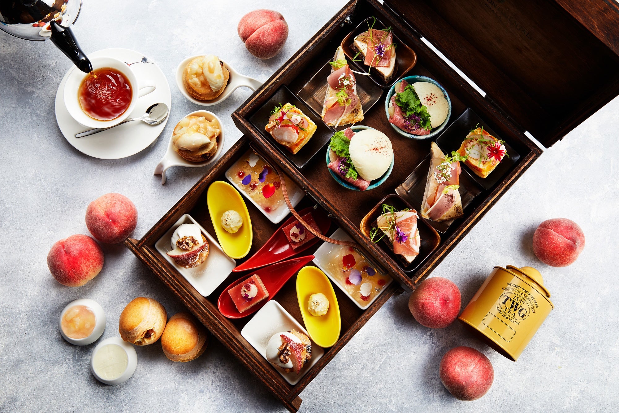 写真：ピーチアフタヌーンティーイメージ（ラウンジ3-60）