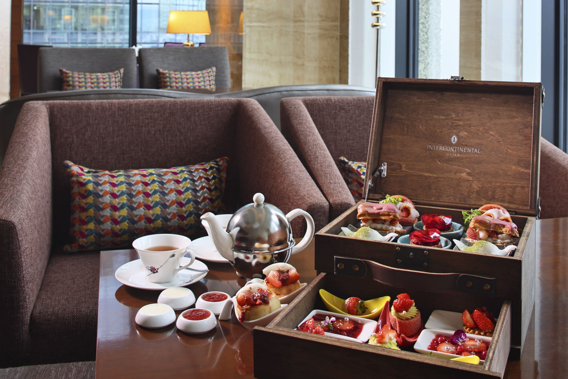 写真:ストロベリーアフタヌーンティー イメージ(ラウンジ3-60)