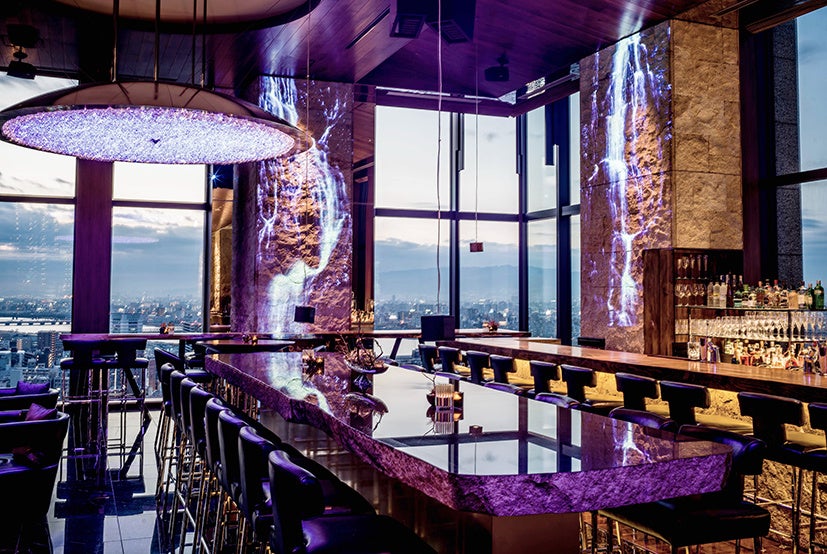 ラウンジ＆バー 「adee（アディ）」店内