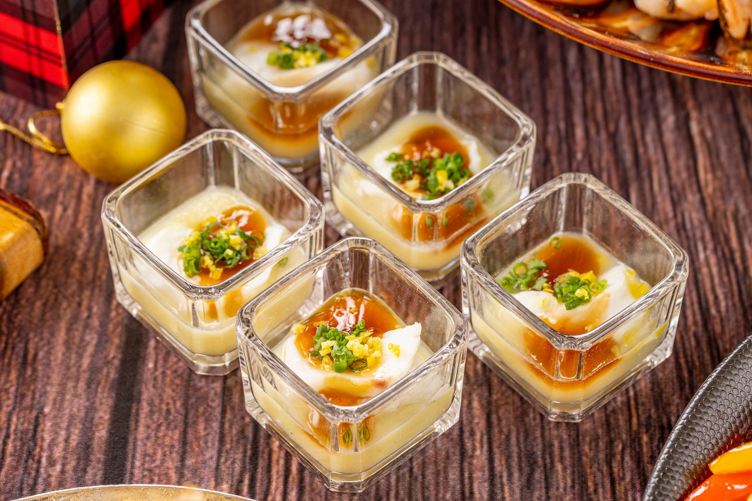 鱈の酒蒸しと白菜摺り流し　ポン酢餡掛け