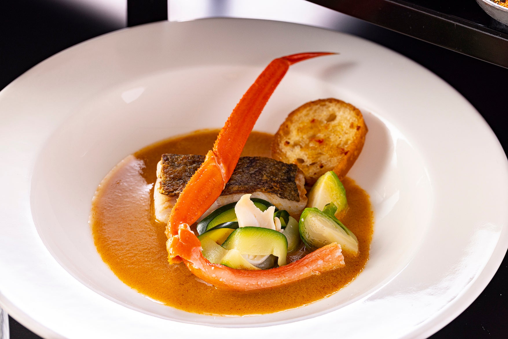 ブイヤベース　（タラ、牡蠣、蟹、バイ貝）