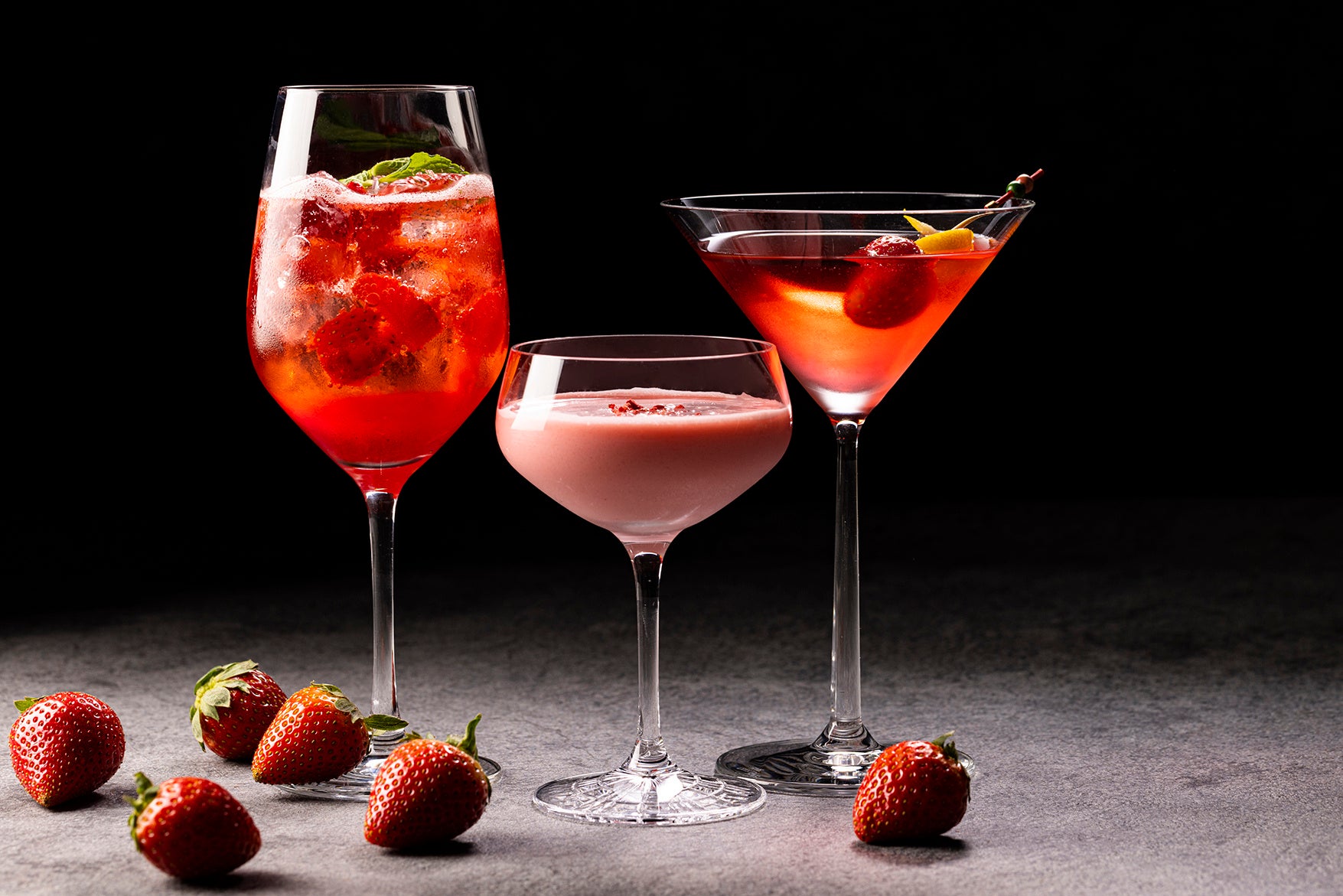 バレンタイン期間限定いちごのカクテル