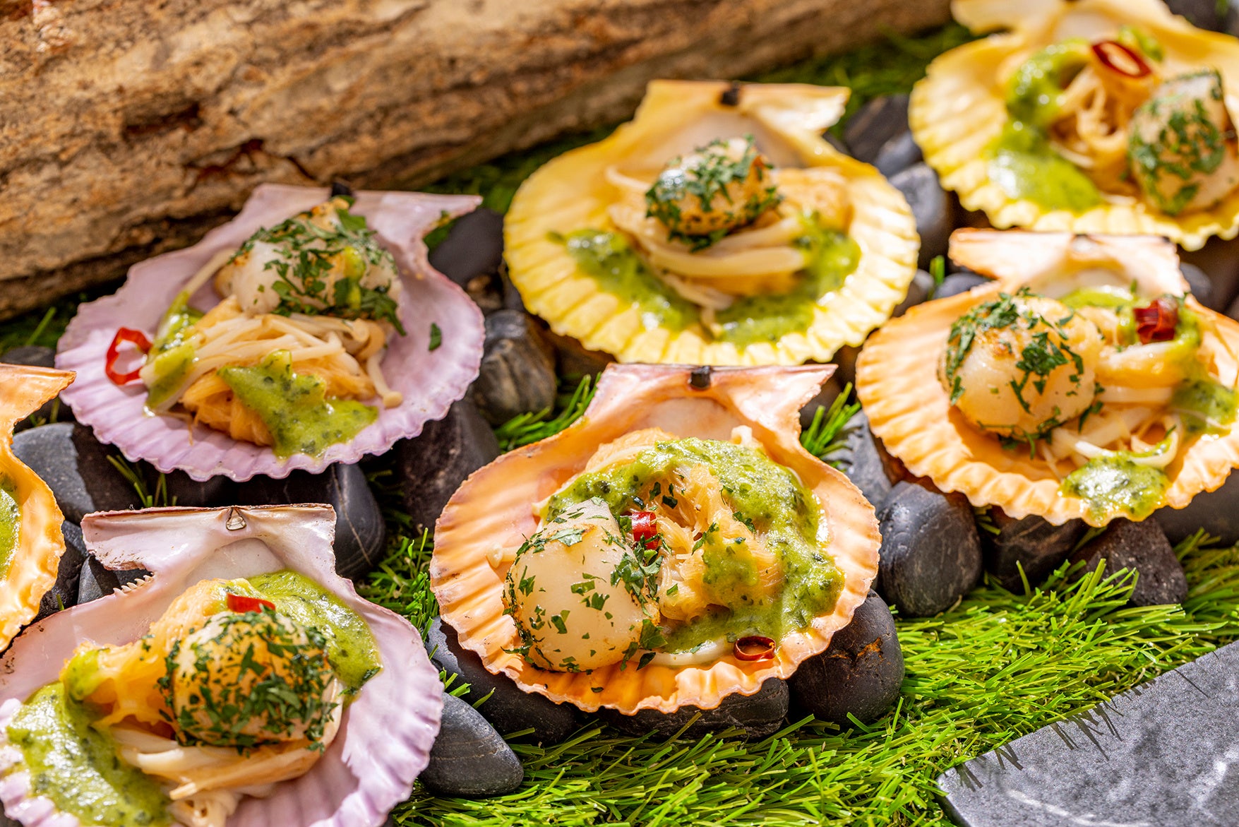 熊本県産ヒオウギ貝とパスタエノキのペペロンチーノ