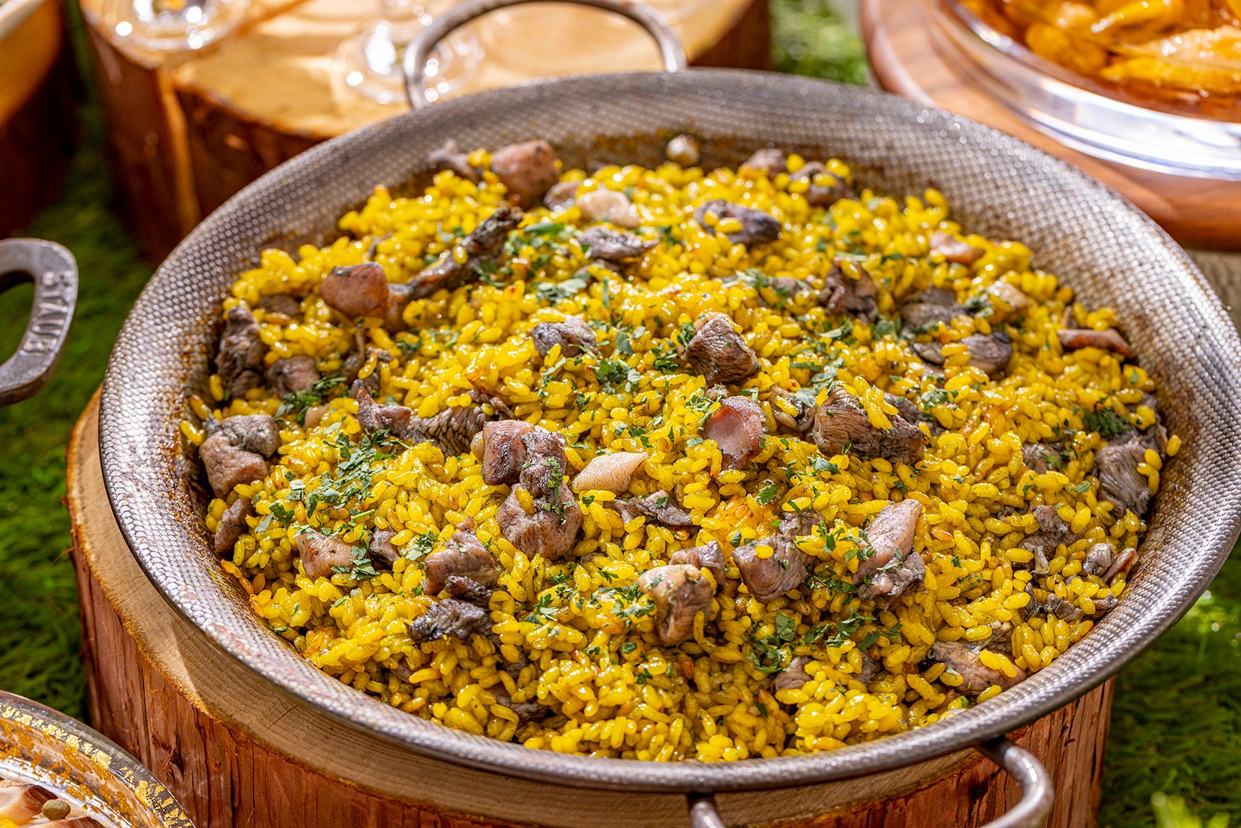 炭火焼地鶏のパエリア