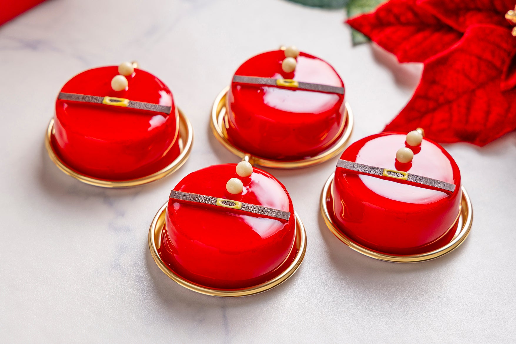 【レア品・クリスマス赤】ヒルトン系  ホテル  ノベルティ コンラッド東京 コンラッド東京のクリスマスアフタヌーンティー、バッグ型チョコ