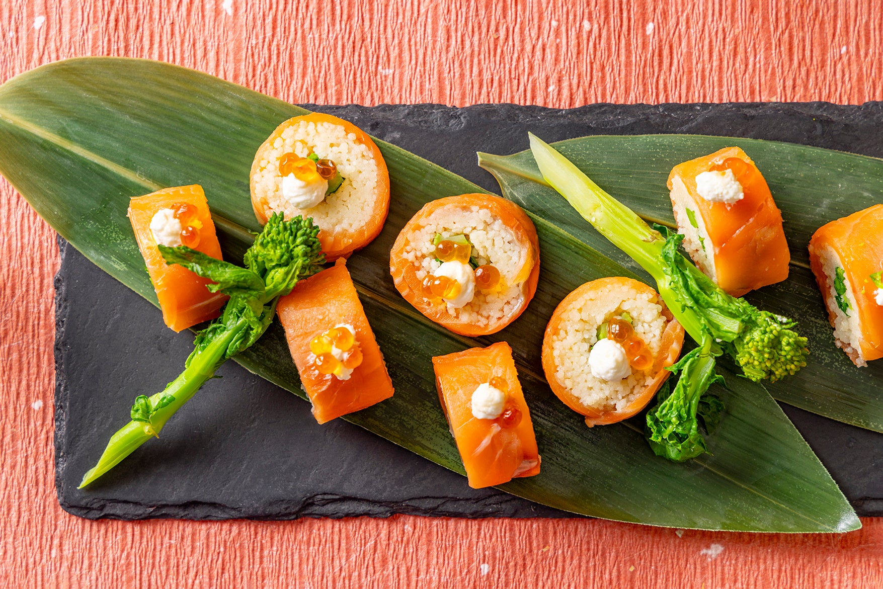 菜の花とクスクスの鱒寿司風