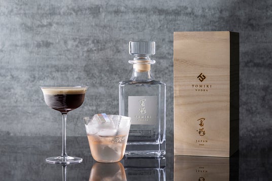 コンラッド東京、4月1日(水)より「TOMIKI」ウォッカを使用したオリジナルカクテル2種をご提供 コンラッド東京、4月1日(水)より「TOMIKI」ウォッカを使用したオリジナルカクテル2種をご提供
