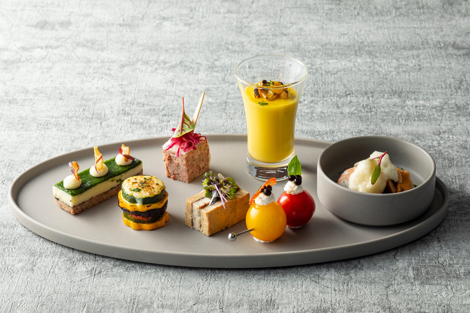 コンラッド・アペロ with バカルディ 