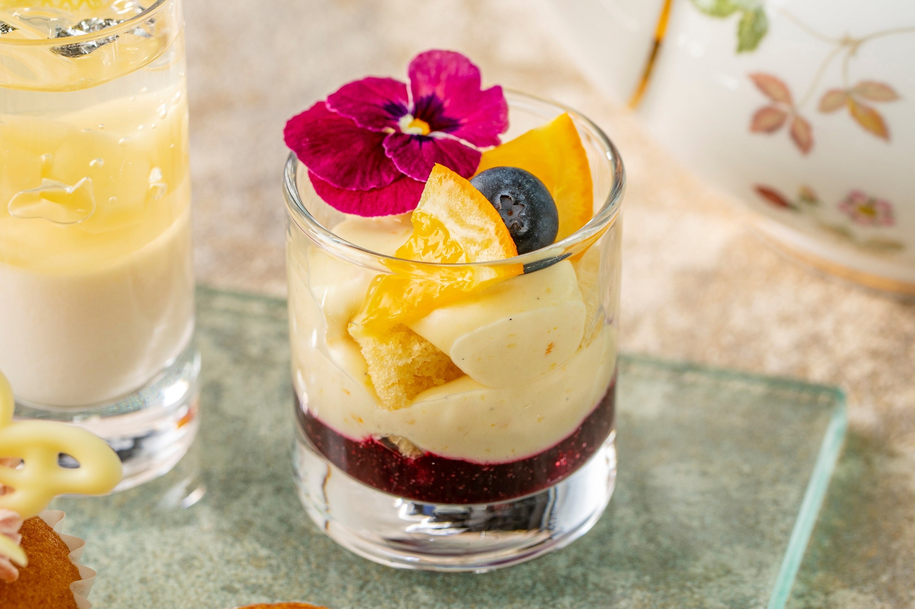 mini尽くしジュース4個＆ショートケーキ4個＆つくえ、いすセット