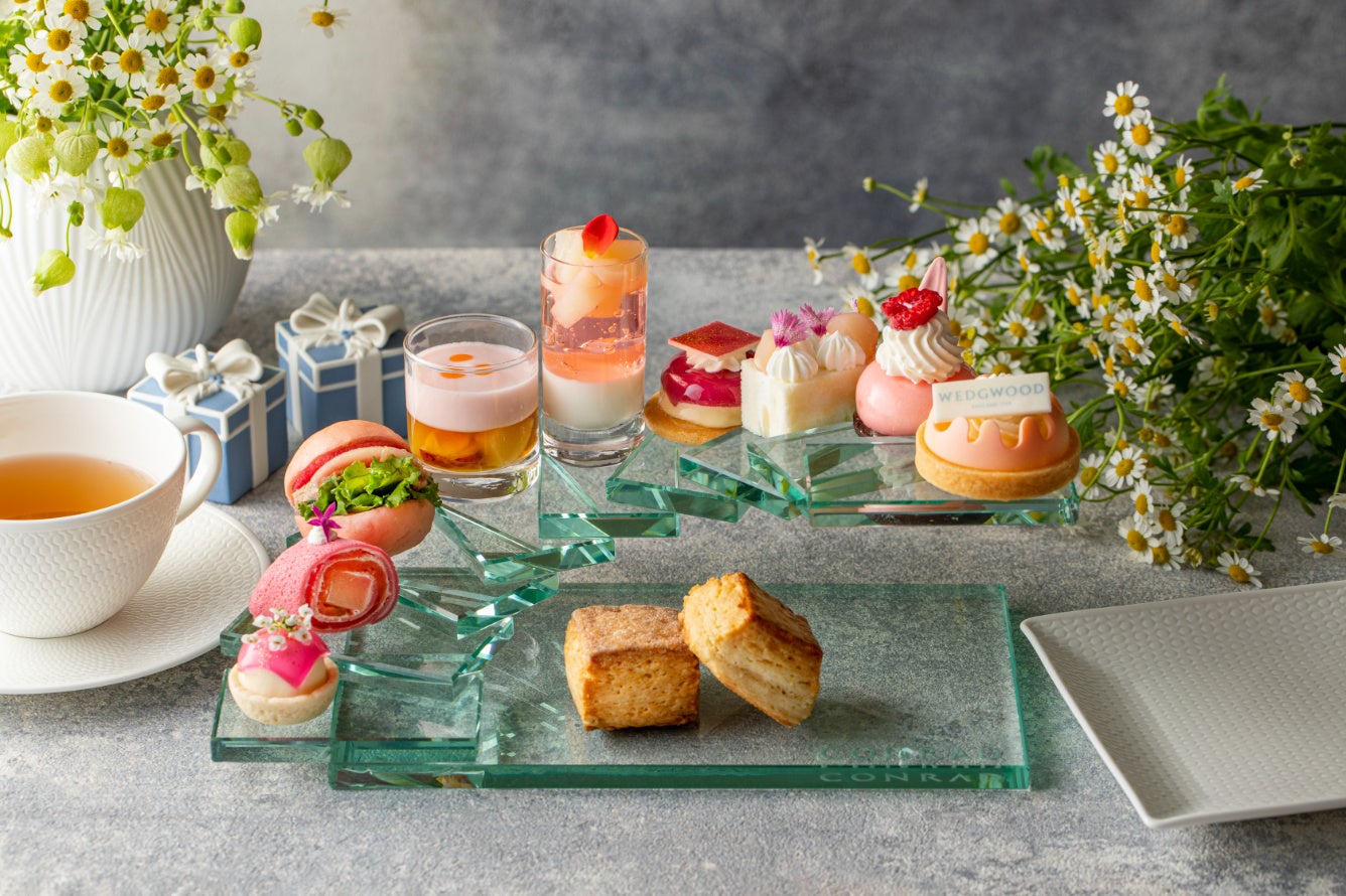 グラマラス・ピーチ・アフタヌーンティー with ウェッジウッド　デラックスアフタヌーンティー