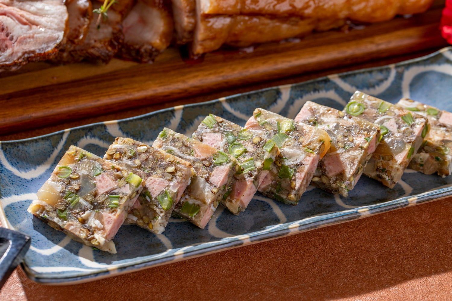 テビチとレンズ豆のジャンボン・ペルシエ