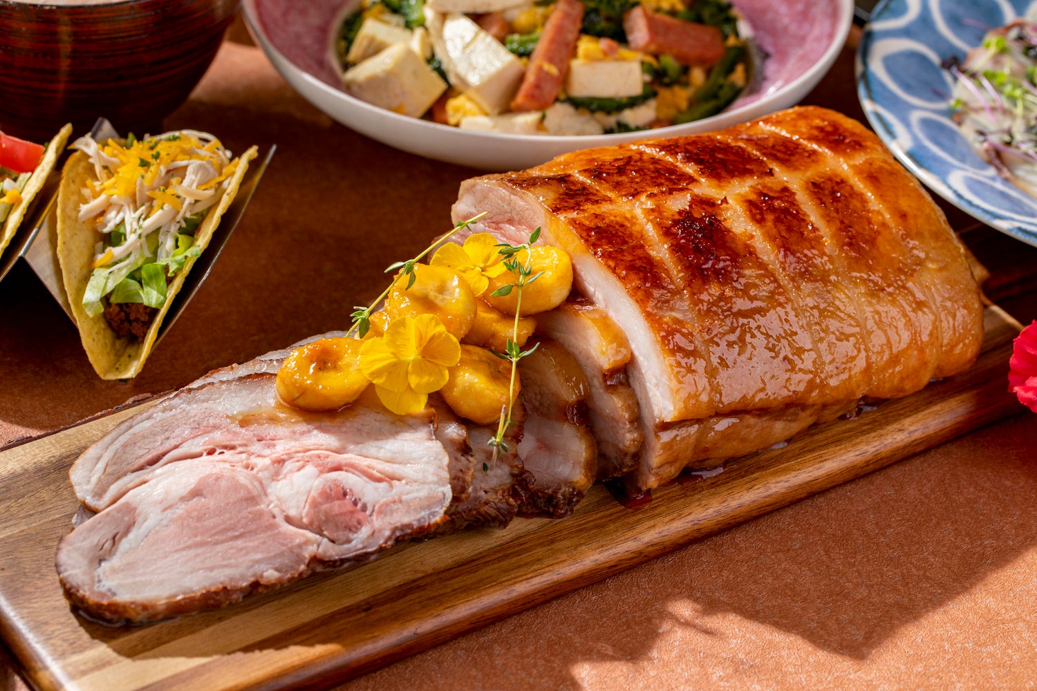 やんばるあぐー豚のロースト　キャラメルバナナソース