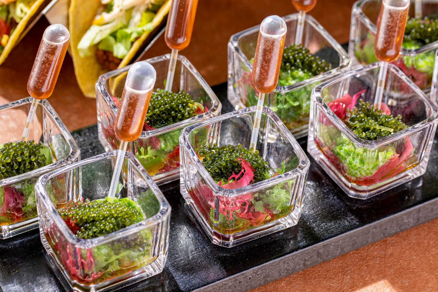 海葡萄と叩きオクラのポン酢ジュレ掛け