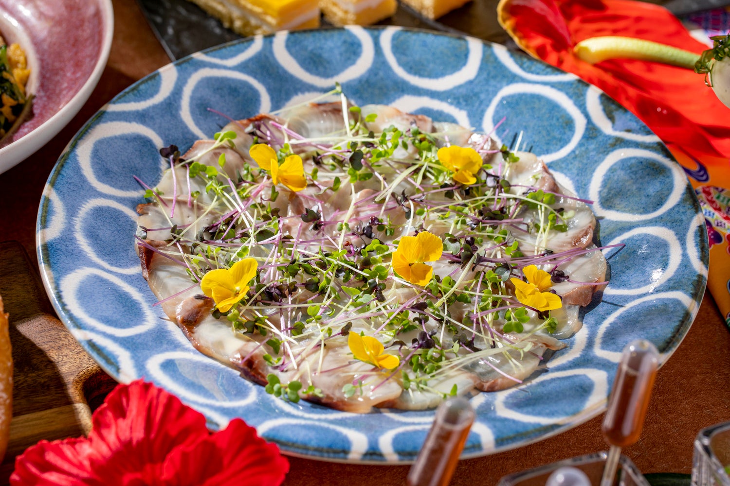 軽くスモークしたカンパチ　シークワーサー のヴィネグレット