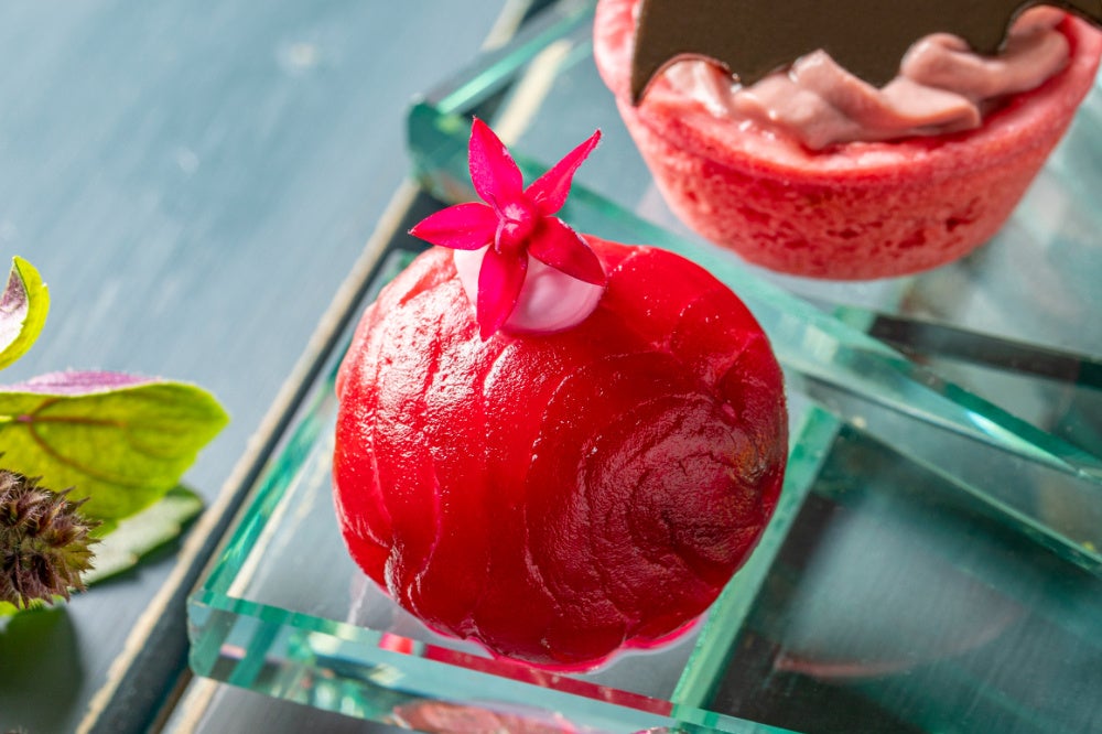 ・	マリネサーモンとグレックの手毬仕立て（デラックスアフタヌーンティー）