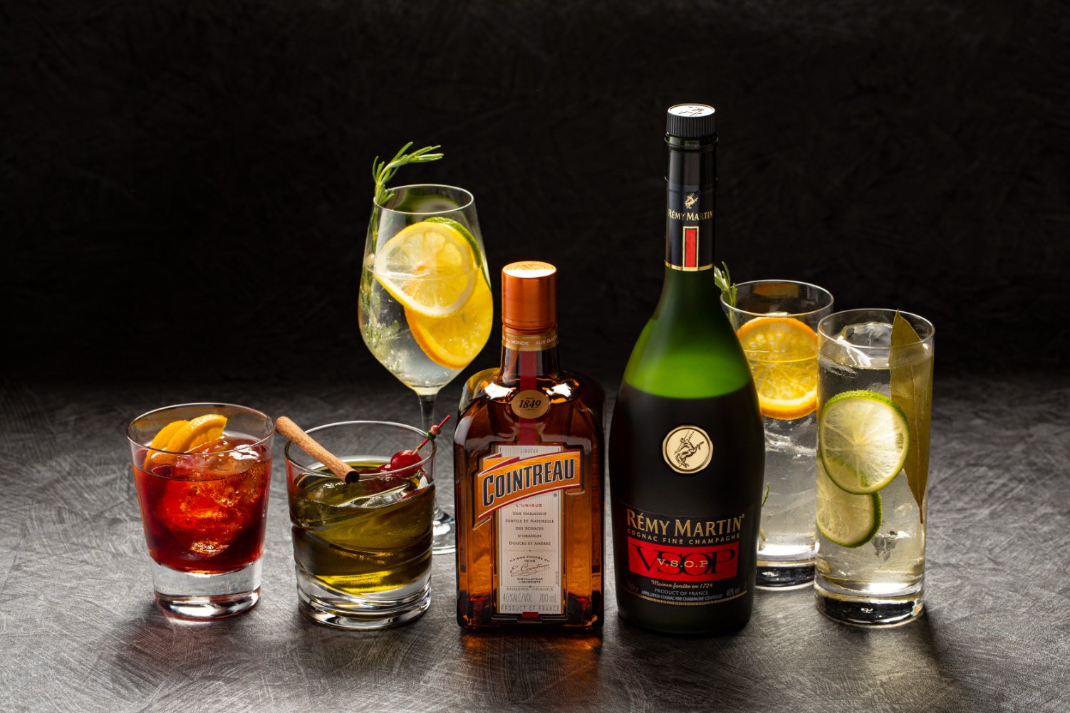 コアントローやレミーマルタンを使用したオリジナルカクテル