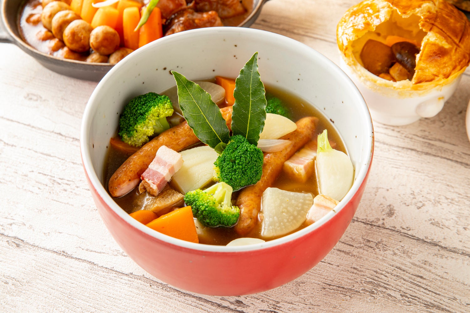 真田丸もも肉と八ヶ岳きたやつハムのソーセージ、ベーコンを使ったポトフ