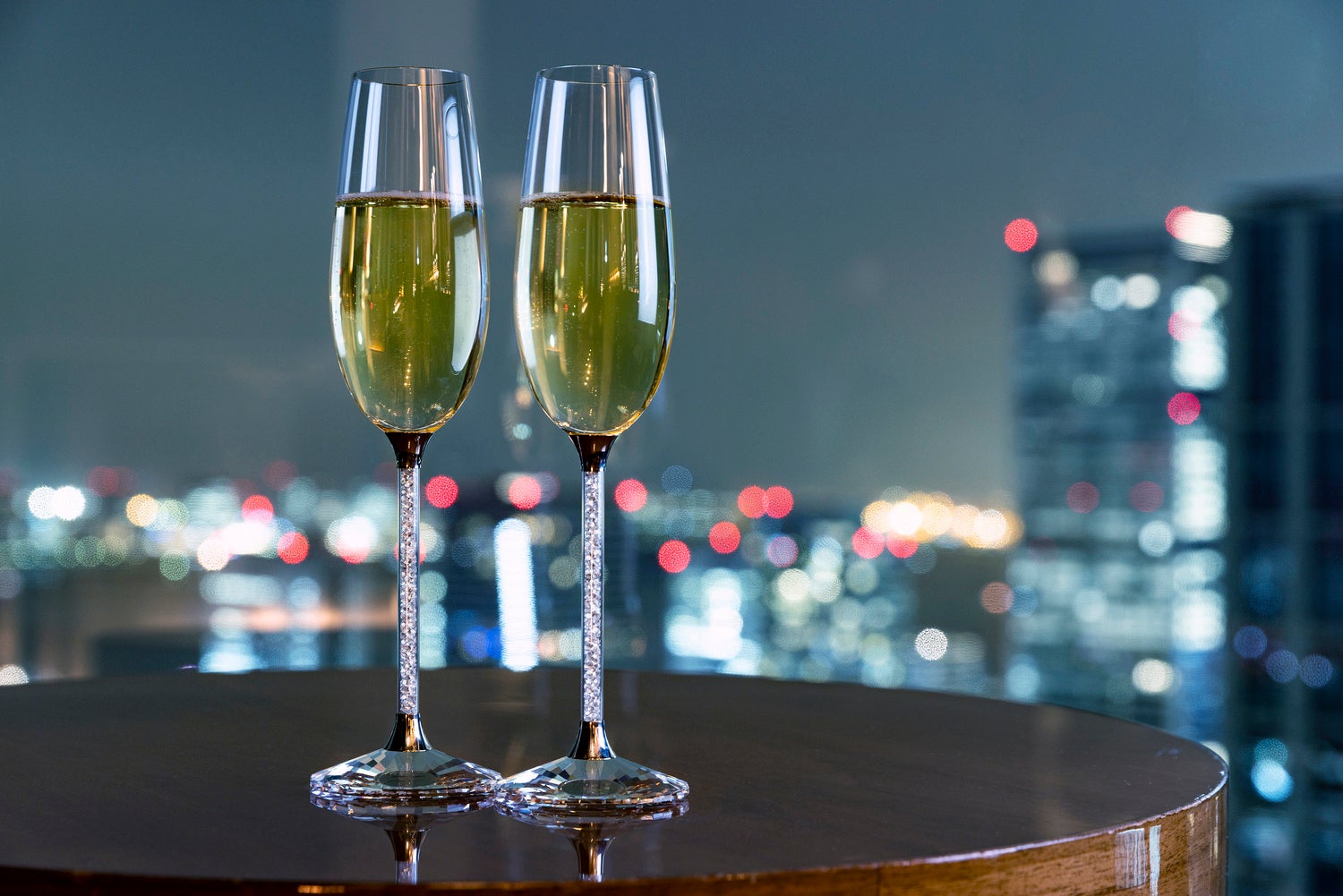 Swarovskiトースティンググラスで楽しむシャンパン
