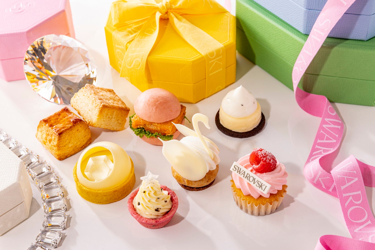 「コンラッドアフタヌーンティー with Swarovski」　テイクアウト