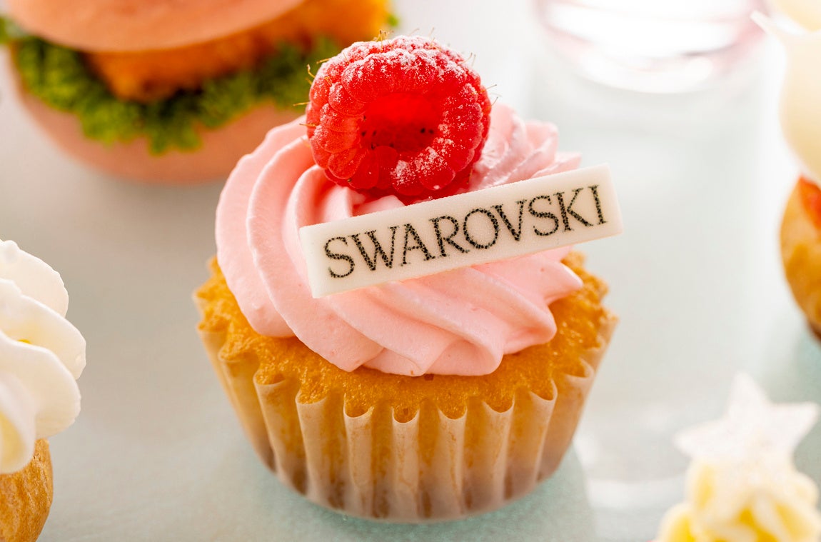 レモンとベルガモットのカップケーキ　バラのクリーム