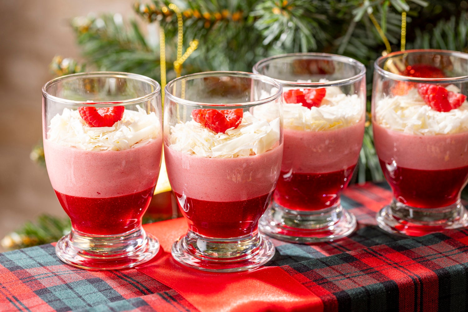 ・	いちごムースベリージュレ