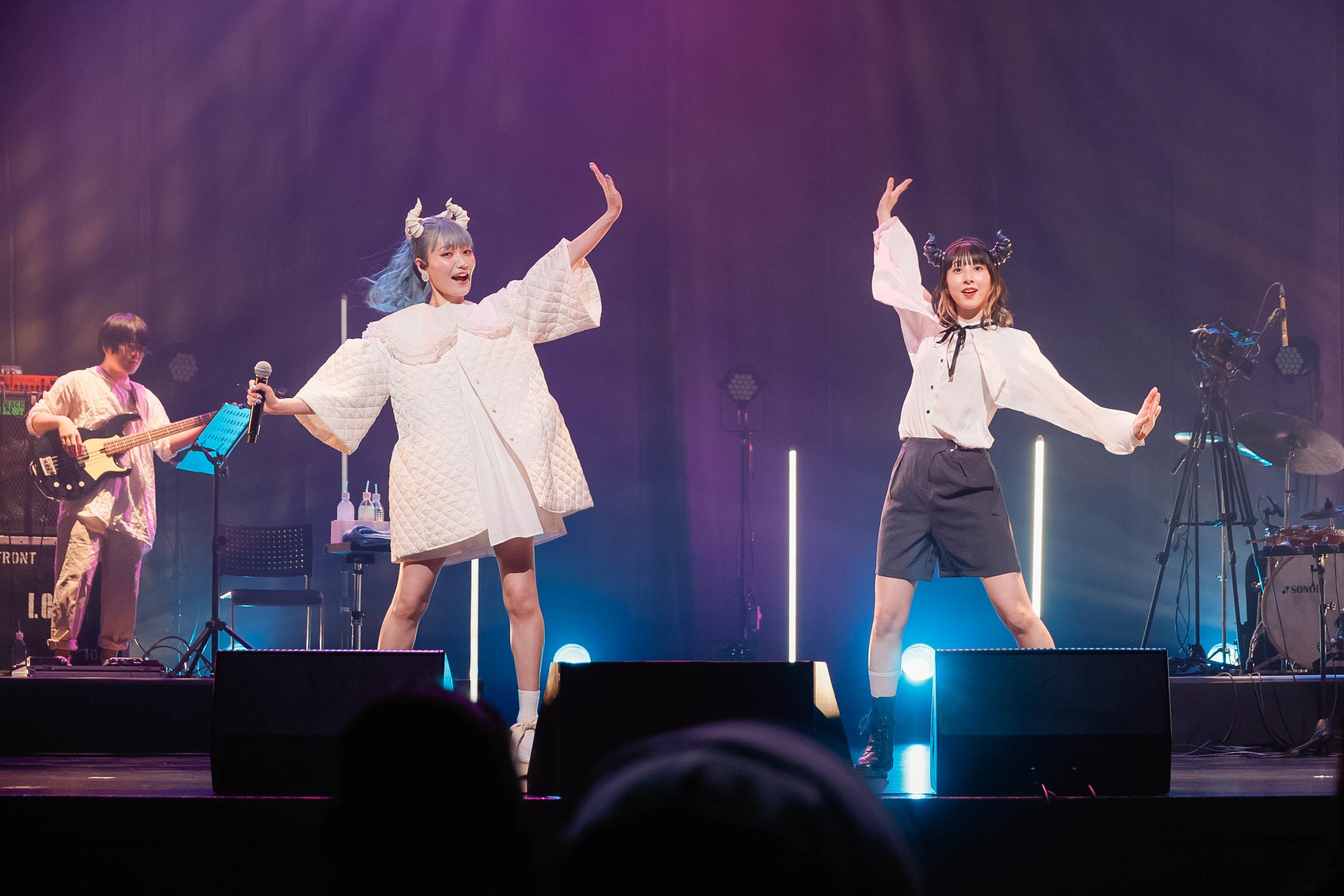 左から、うじたまい・manaco