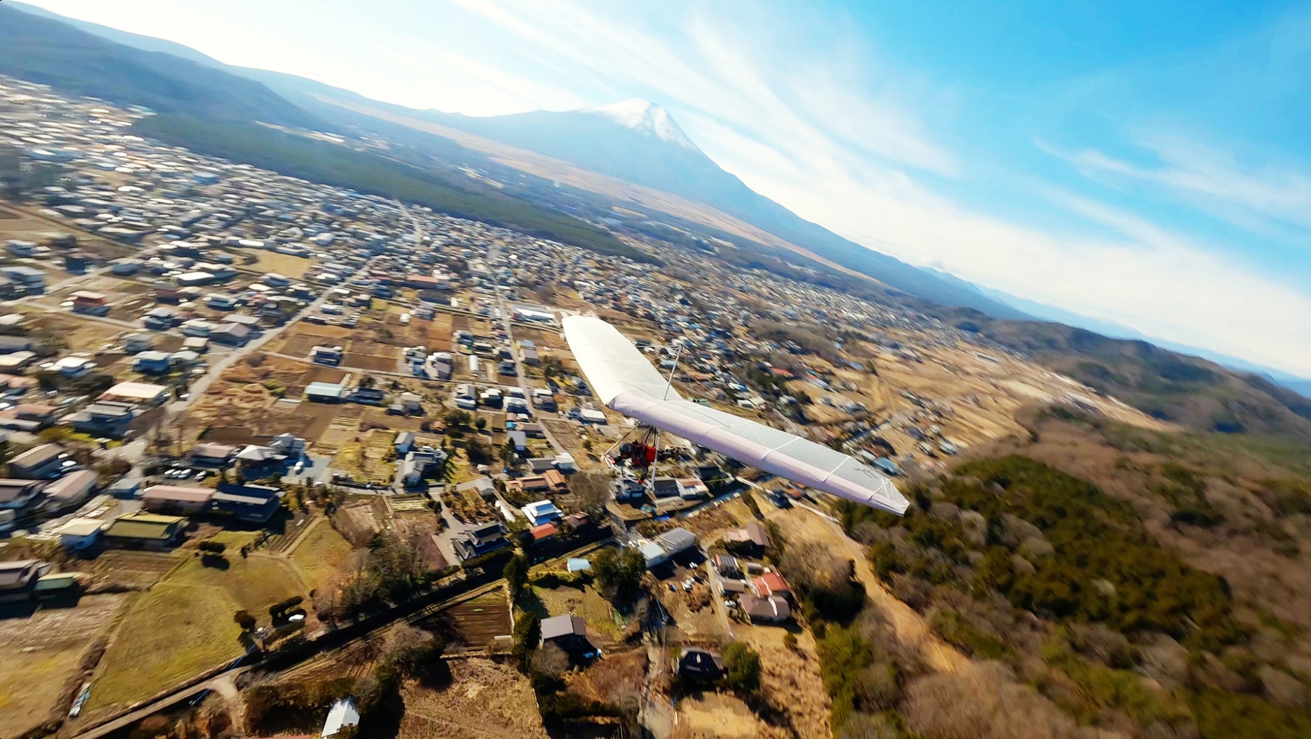 奇跡の晴天 絶景をバックにテープカット 山梨県忍野村 二十曲峠展望テラス ついにオープン プロモーション動画も4種7本一挙公開 株式会社ポニーキャニオンのプレスリリース 奇跡の晴天 絶景をバックにテープカット 山梨県忍野村 二十曲峠展望テラス ついにオープン プロモーション動画も4種7本一挙公開 株式会社ポニーキャニオンのプレスリリース
