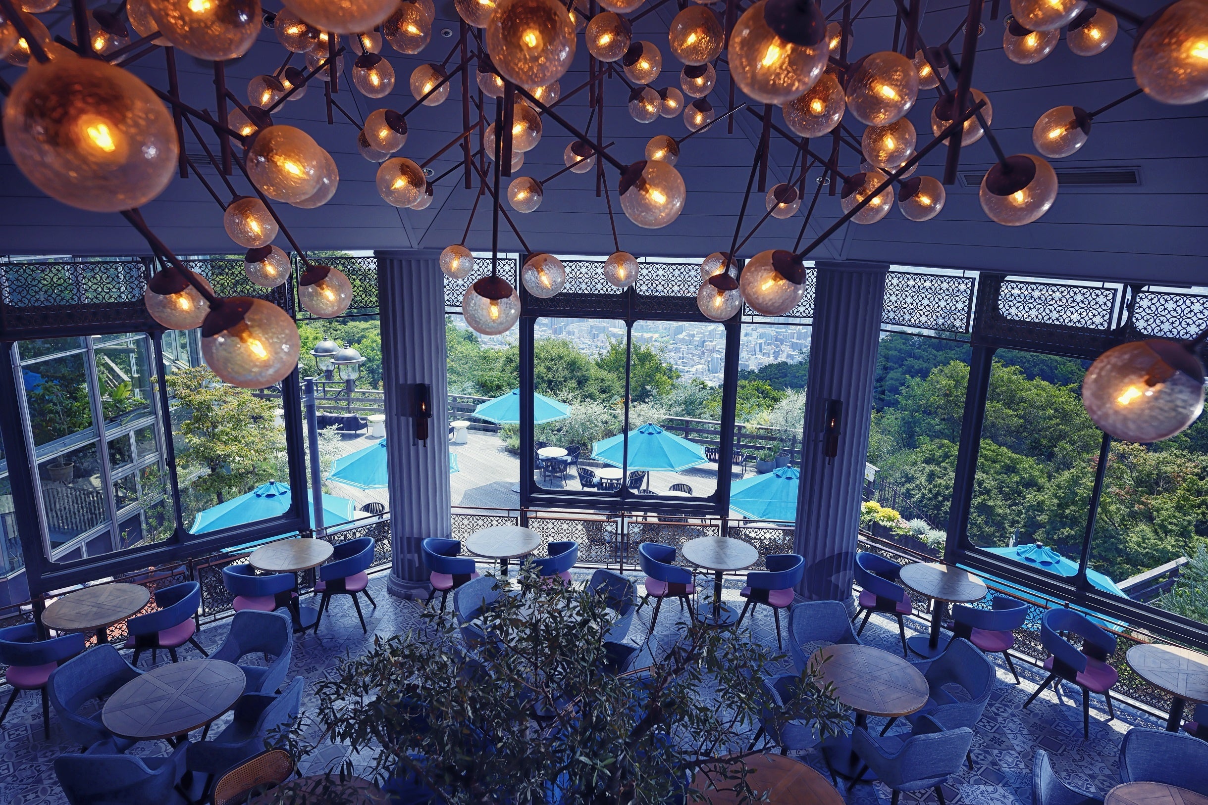 ザ・ヴェランダ神戸 2Fカフェラウンジ