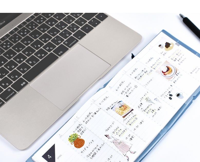 手帳カバーを外側に折り畳むことも可能