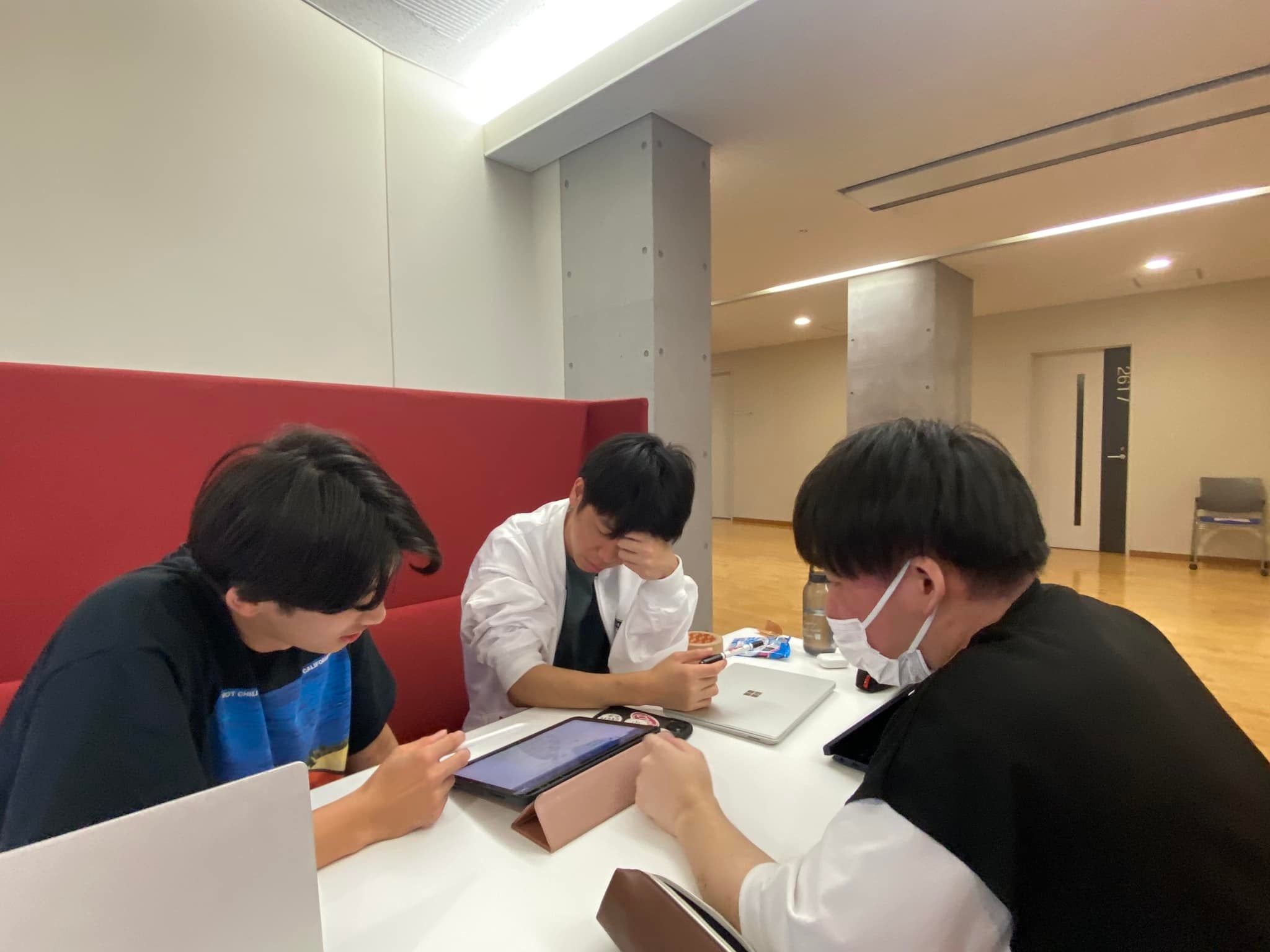 ※アイデア出しで苦戦している風景