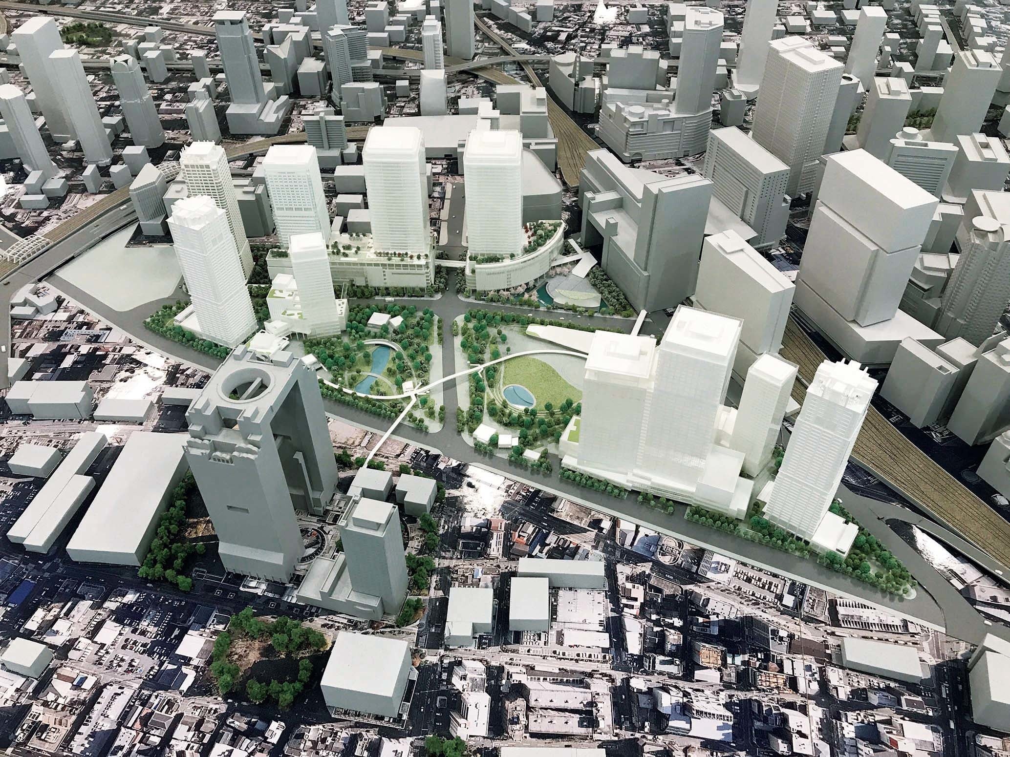 大阪駅の北側で進む「うめきたプロジェクト」が完成すると、このような街並みになる（立体完成模型を撮影）。