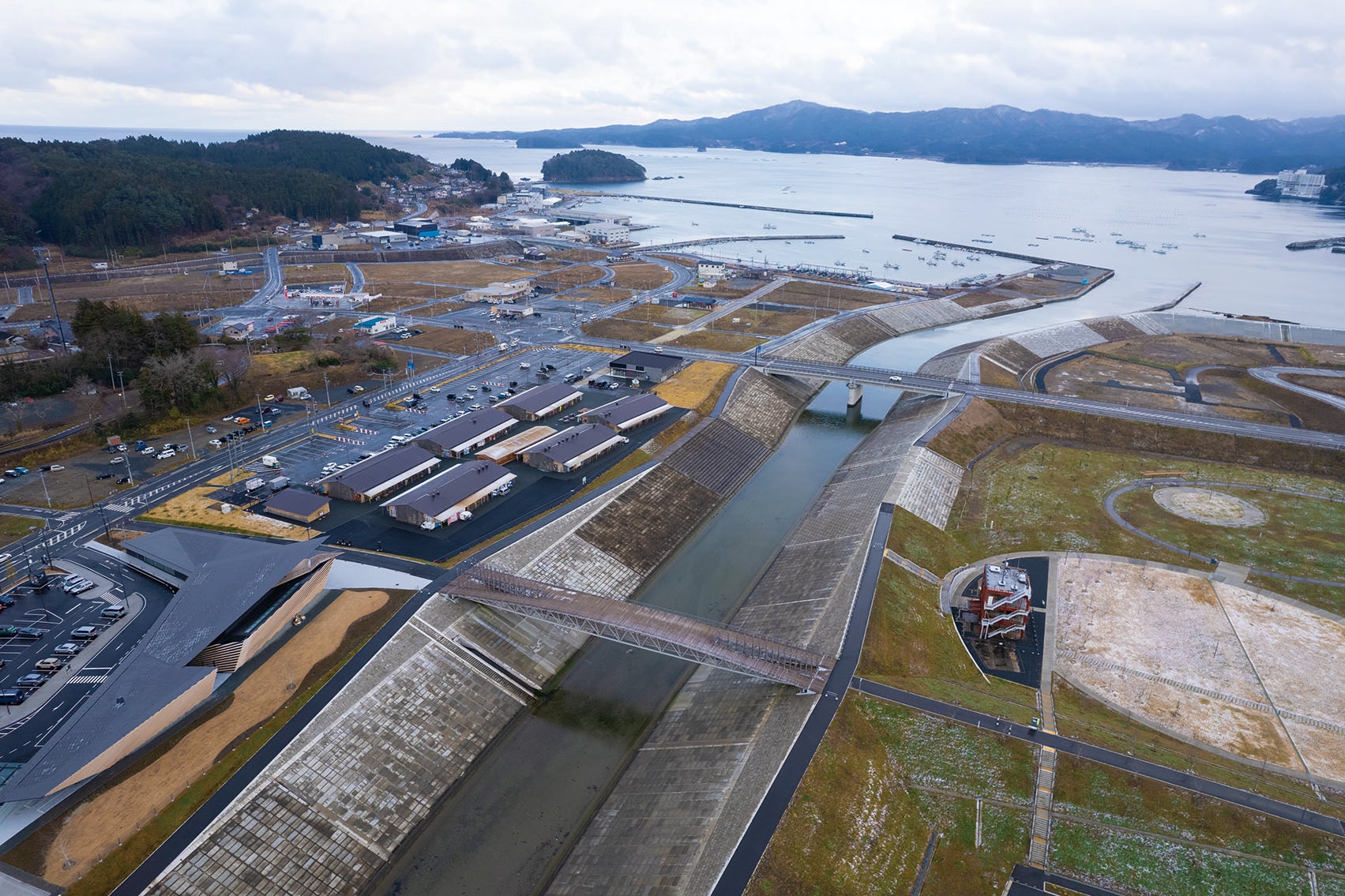 南三陸311メモリアルなどが完成し、「道の駅さんさん南三陸」として新たなスタートを切った南三陸町を訪ねました。