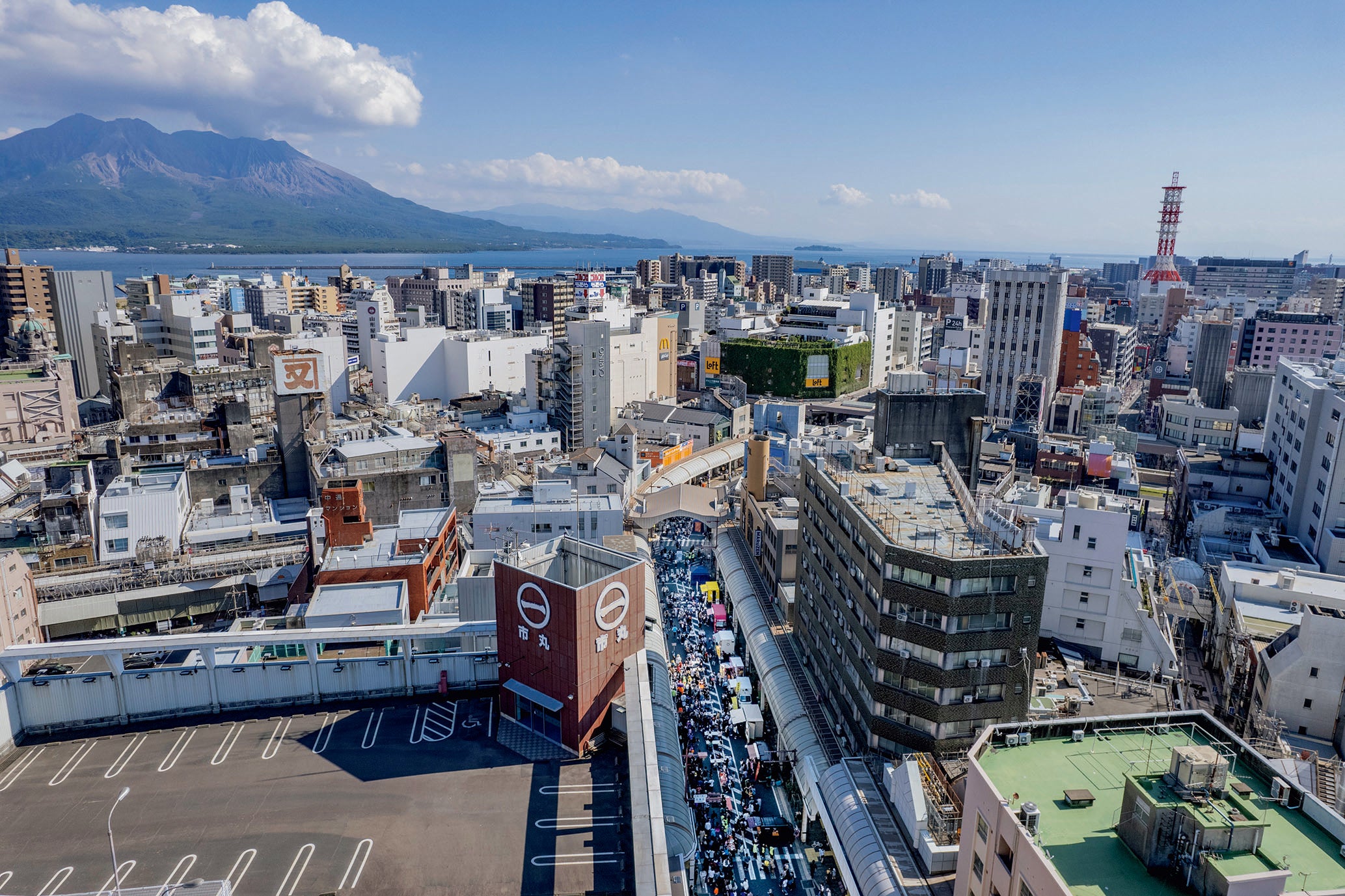 昨年10月、歩行者天国社会実験を実施した鹿児島市天文館地区。