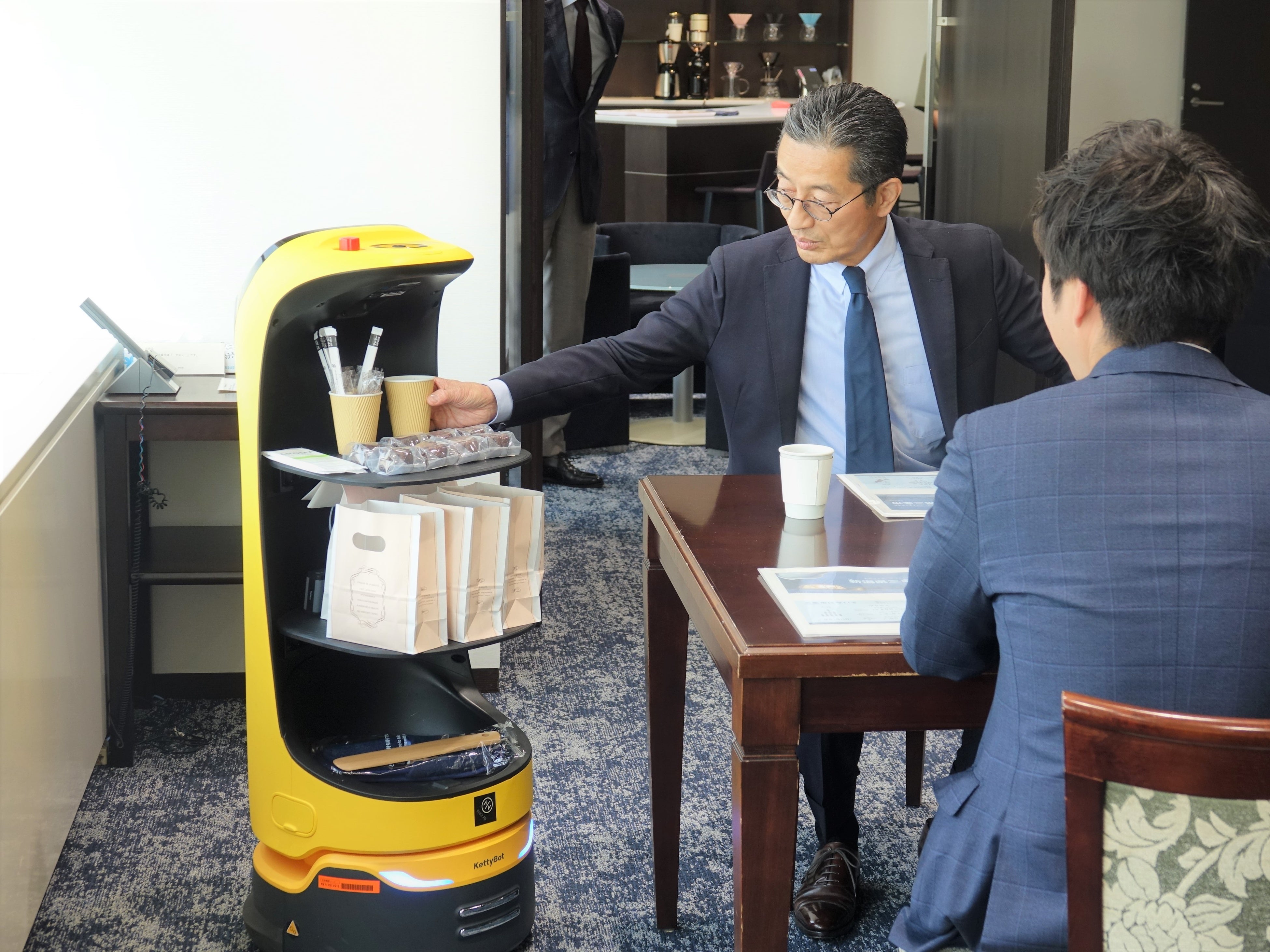 ロボットを利用したサービス提供