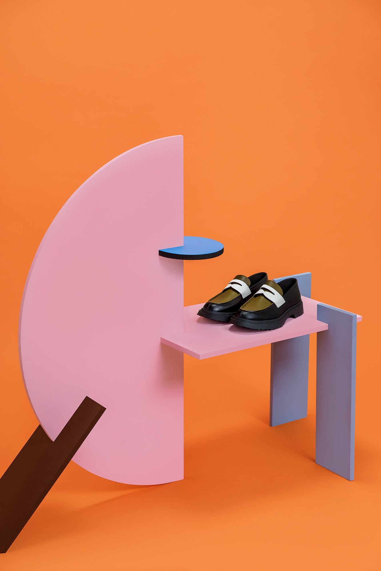 CAMPER(カンペール)」人気ユニセックスライン「WALDEN（ウォール