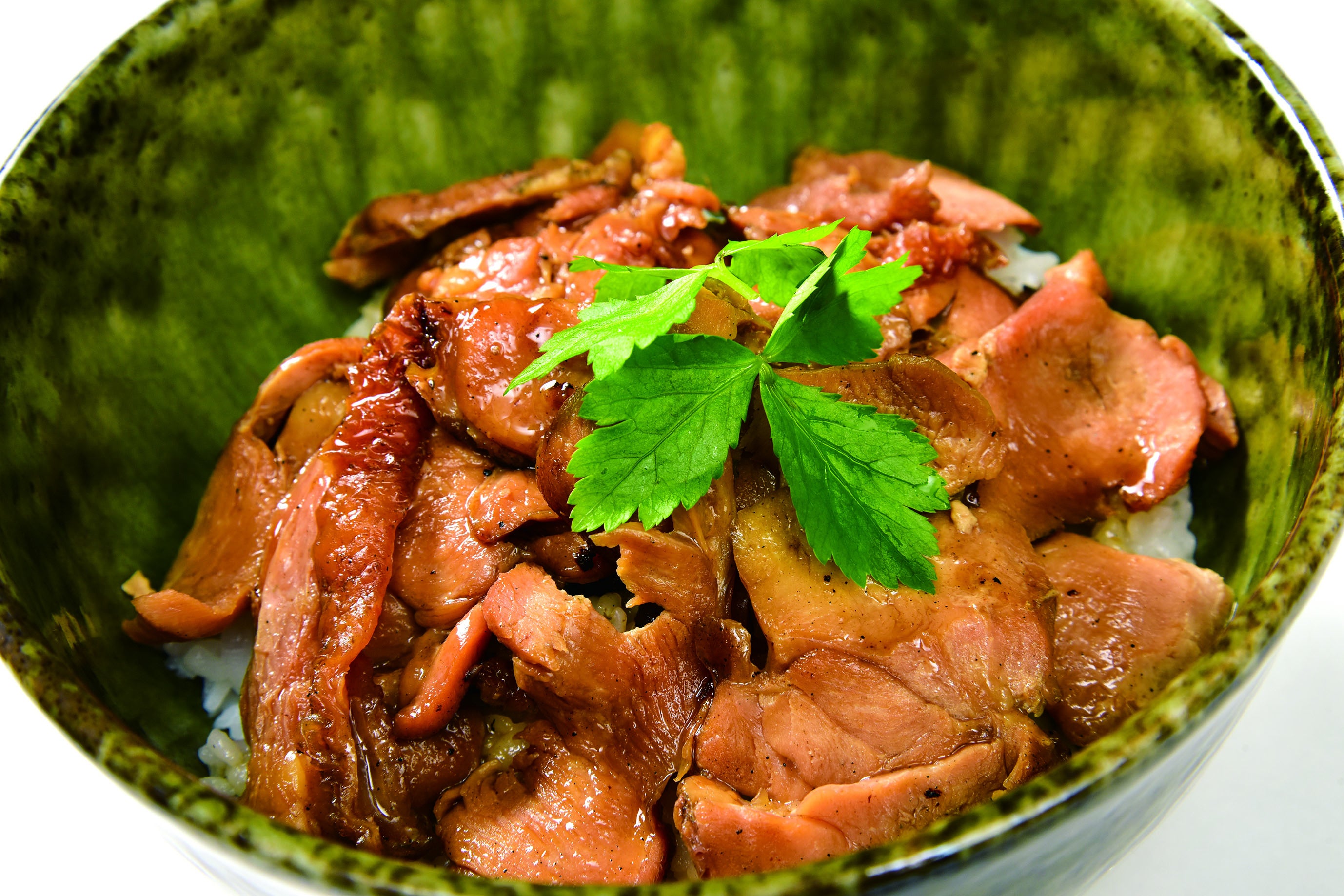 炭焼き鶏丼（1袋、150g）450円